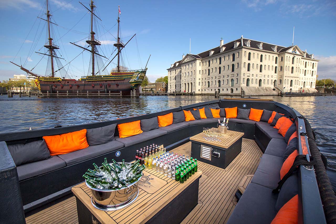 Open bar Boat Tours with Drinks In amsterdam