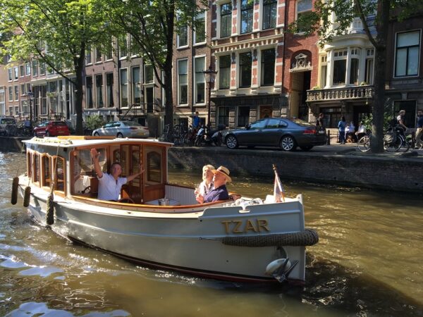 boat rental amsterdam