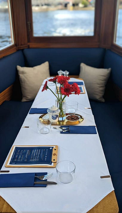 luxury private dinner cruise amsterdam